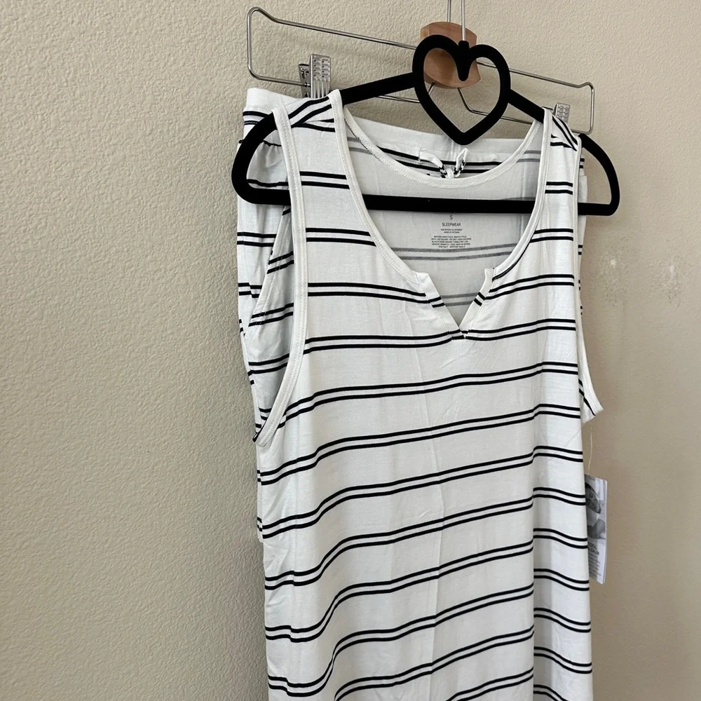 Liz Claiborne Black White Striped Cool & Calm Technology Pajama Set Size S